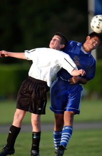 足球赛场焦点！韩国队对阵日本队，历史性突破，球队首次挺进决赛