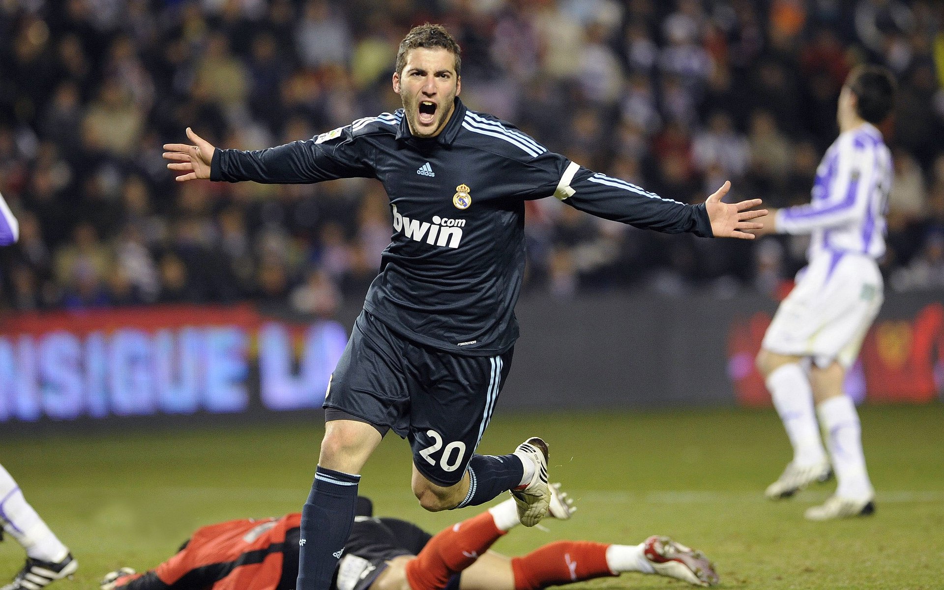 德罗巴连续三场比赛得分超过爆冷，美国队挑战极限！